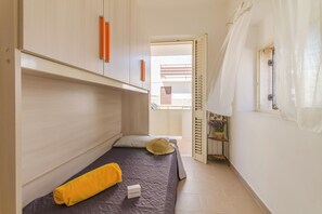 2 bedrooms, free WiFi, bed sheets - Casa Lory 2 near the sea (Nardò)