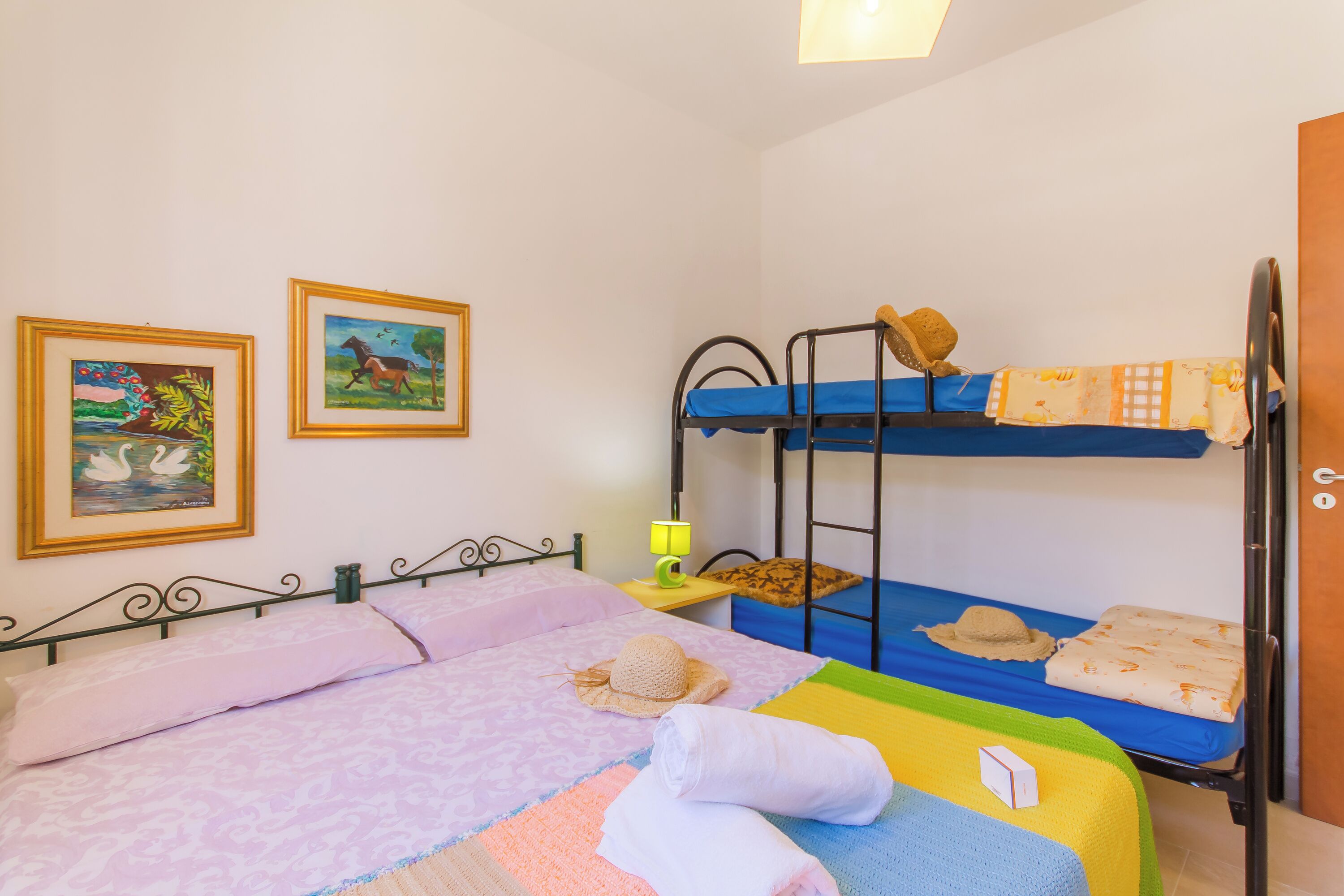 1 bedroom, free WiFi, bed sheets