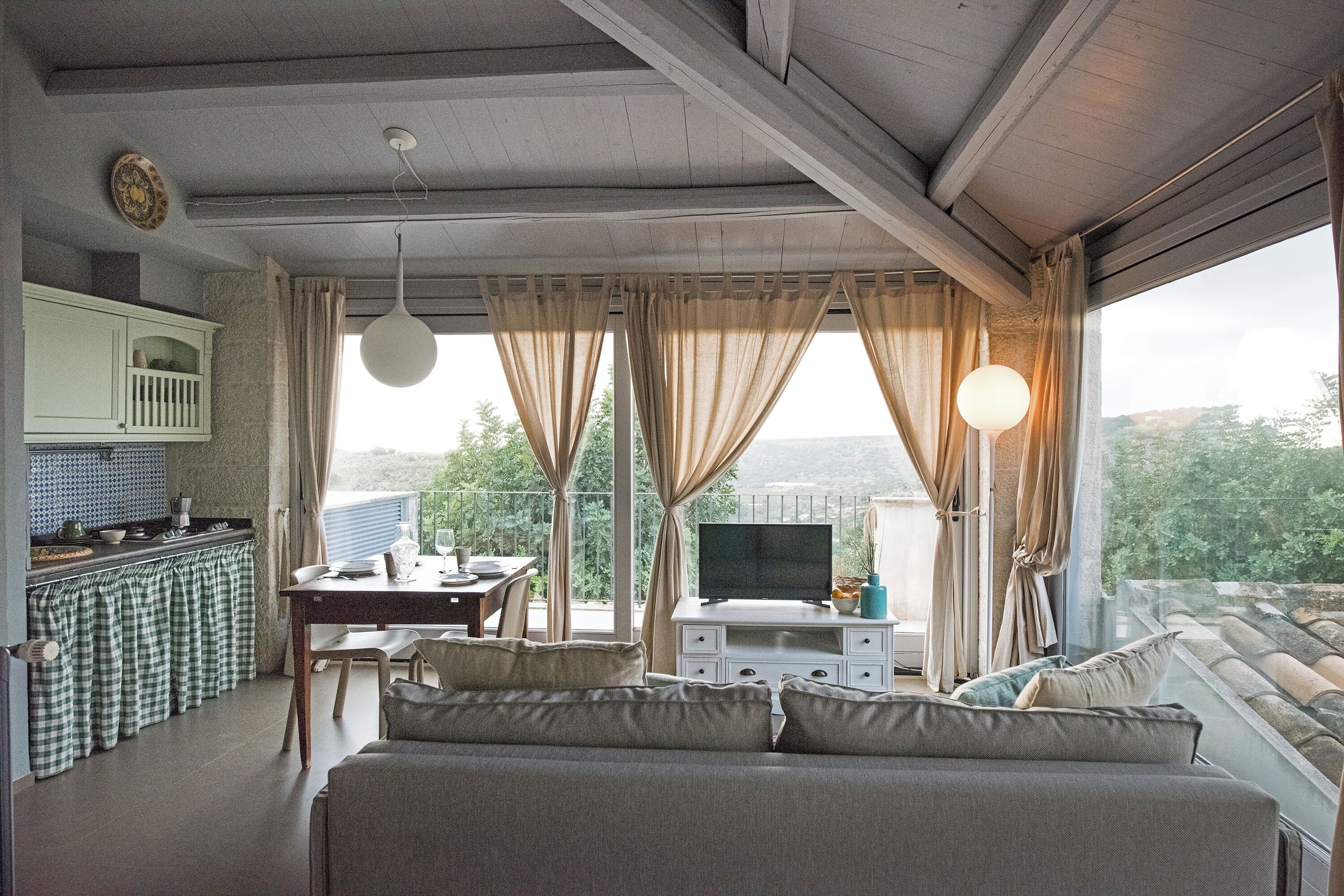 Smart TV 21 pollici con canali via cavo