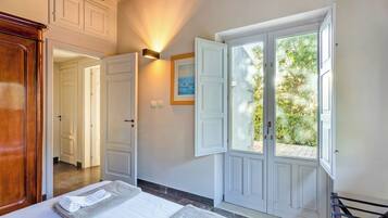 Villa Standard, camere multiple, lato montagna (Villa Iris) | 6 camere, Wi-Fi gratuito, lenzuola
