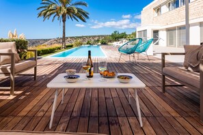 Vila standard, 4 quartos, micro-ondas, ao lado da montanha (Villa Ficus) | Piscina | Piscina externa