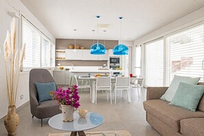 Standard Villa, 4 Bedrooms, Microwave, Mountainside (Villa Ficus) | Interior - Villa Ficus (Scicli)