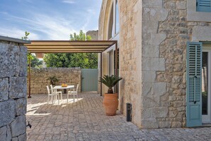 Outdoor dining - Villa Pruno (Scicli)