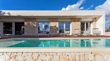 Piscina all'aperto