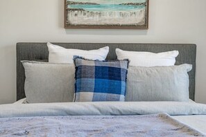 3 bedrooms, iron/ironing board, WiFi - Albatross-96 Albatross Ave Hayborough (Hayborough)