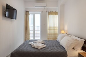 1 bedroom, iron/ironing board, free WiFi, bed sheets - Parikia's Cute Pebble (Paros)