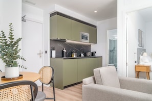 One-bedroom apartment | Private kitchen - Limehome Valencia Carrer d’Antonio Ferrandis (Valencia)