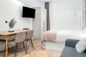 Studio with sofa bed - Limehome Valencia Carrer d’Antonio Ferrandis (Valencia)