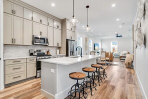 Fridge, microwave, oven, stovetop - Sea La Vie #46-Sleeps 9-Newly built home (Santa Rosa Beach)