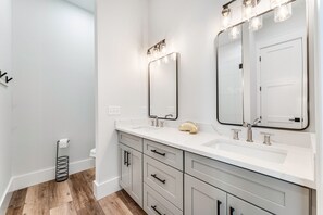 Hair dryer, towels - Sea La Vie #46-Sleeps 9-Newly built home (Santa Rosa Beach)