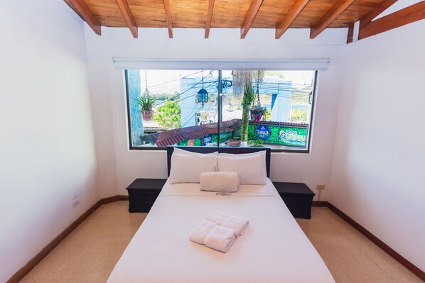 1 bedroom, WiFi, bed sheets - Hermosa Habitación Básica Familiar En Guatape (Guatape)
