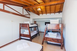 1 bedroom, WiFi, bed sheets - Hermosa Habitación Básica Familiar En Guatape (Guatape)