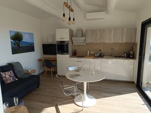 Geladeira, fogão, cooktop, lava-louças