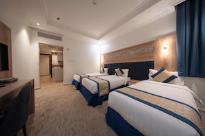 Family Suite | In-room safe, desk, laptop workspace, soundproofing - Abraj Almarzam Hotel (Madinah)
