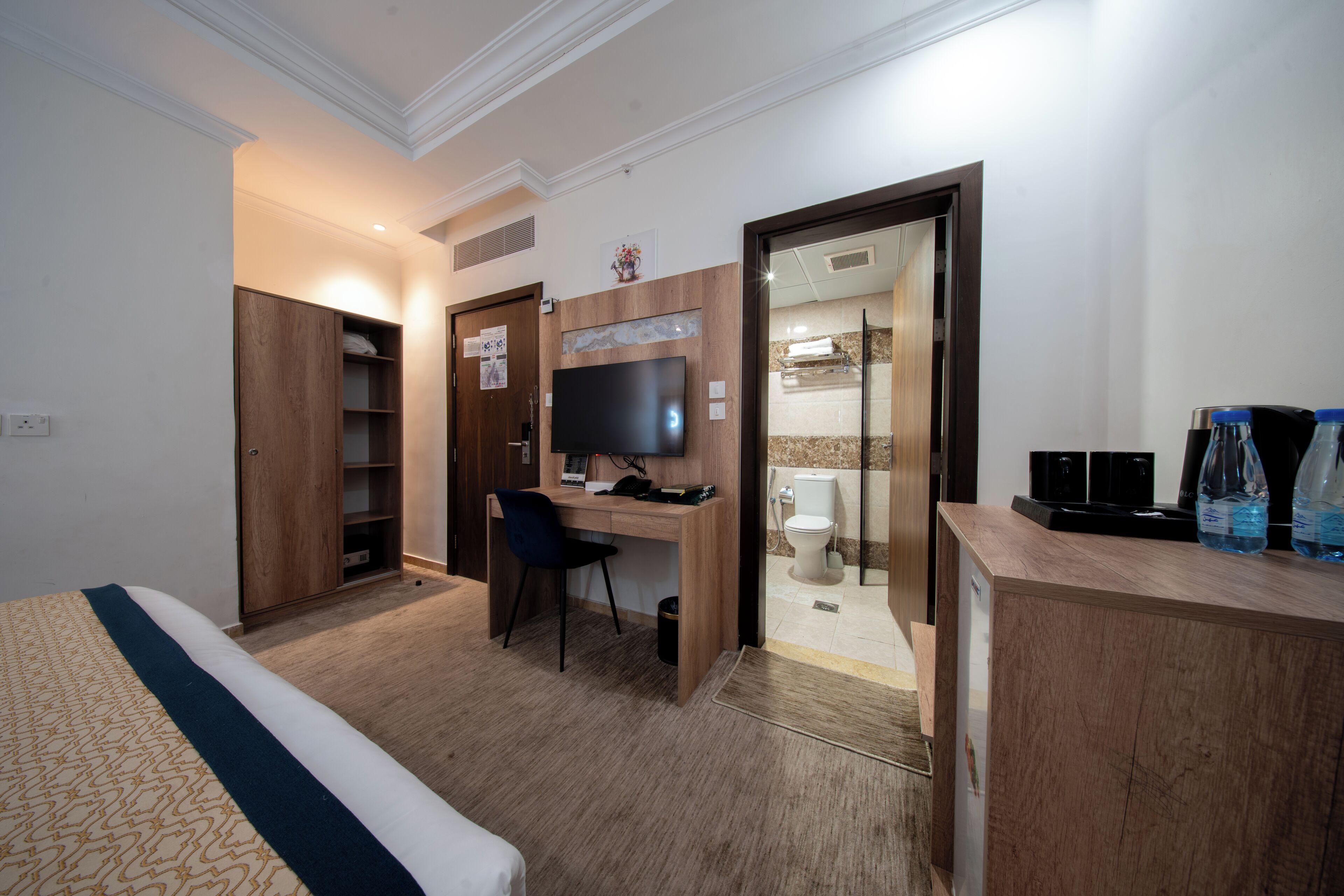 Economy Suite | In-room safe, desk, laptop workspace, soundproofing