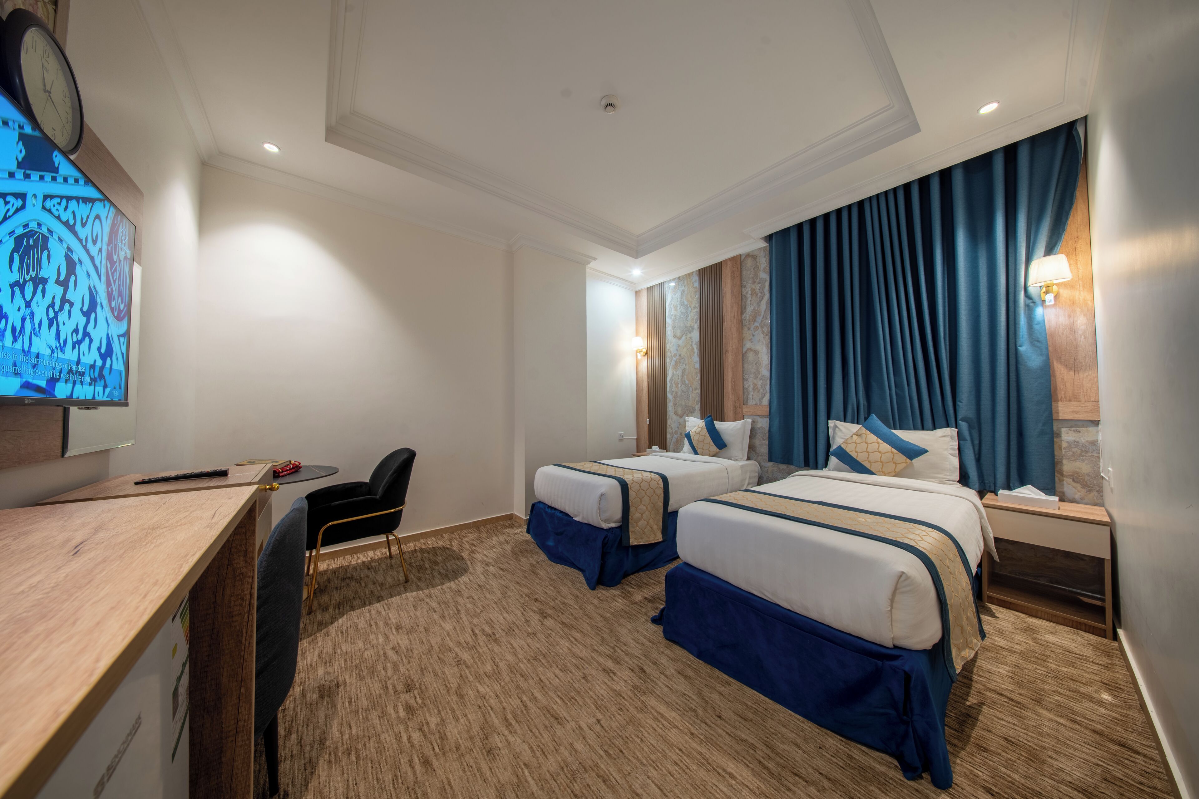 Twin Room | In-room safe, desk, laptop workspace, soundproofing