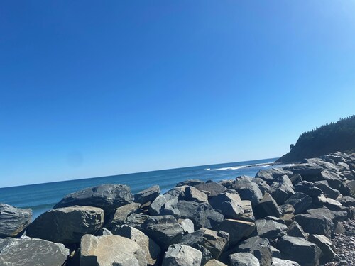 Harbour view air condition sleeps 4-6 free parking fast internet 🇨🇦🙏✅👀