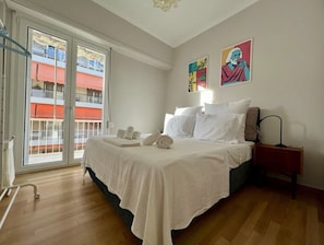 2 habitaciones, escritorio, tabla de planchar con plancha y wifi gratis