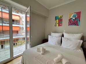 2 soverom, skrivebord, strykejern/-brett og wi-fi (inkludert)