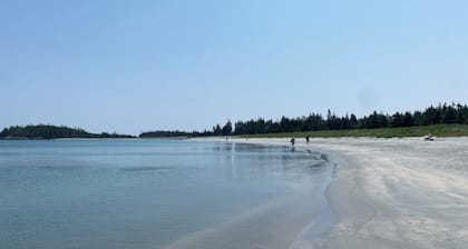 Escape city ocean view and drink a coffee on the deck sleeps 12 🫎🤩🌊🌈👍🚣🚴♂️