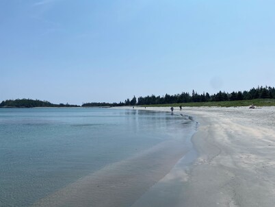 Escape city  ocean view and drink a coffee on the deck sleeps 12 🫎🤩🌊🌈👍🚣🚴‍♂️