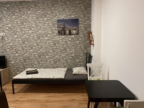 1 bedroom, iron/ironing board, WiFi, bed sheets - Family Apartment im Stadtzentrum am Park (Teplice)