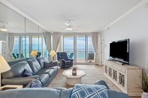 TV - Gorgeous Gulf Front Pearl of Navarre condo with stunning Gulf views! (Navarre Beach)