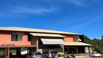 Fachada da propriedade