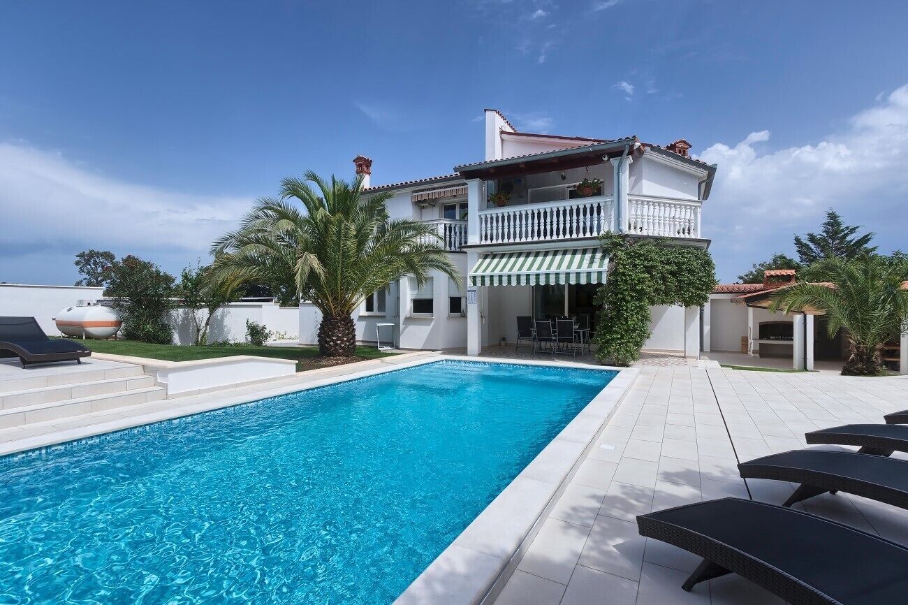 Et oppvarmet basseng