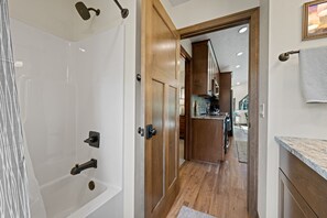 Towels, shampoo, toilet paper - Waterfront home- New Construction, Beautifully decorated! (Sturgeon Bay)