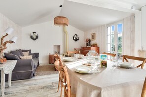 Dining - House for 6 in the heart of Bretignolles-sur-Mer (Bretignolles-sur-Mer)