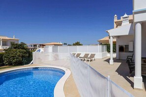 A heated pool - Villa Silva Balbina - Four Bedroom Villa, Sleeps 8 (Albufeira)