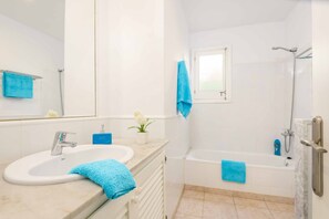 Shower, towels