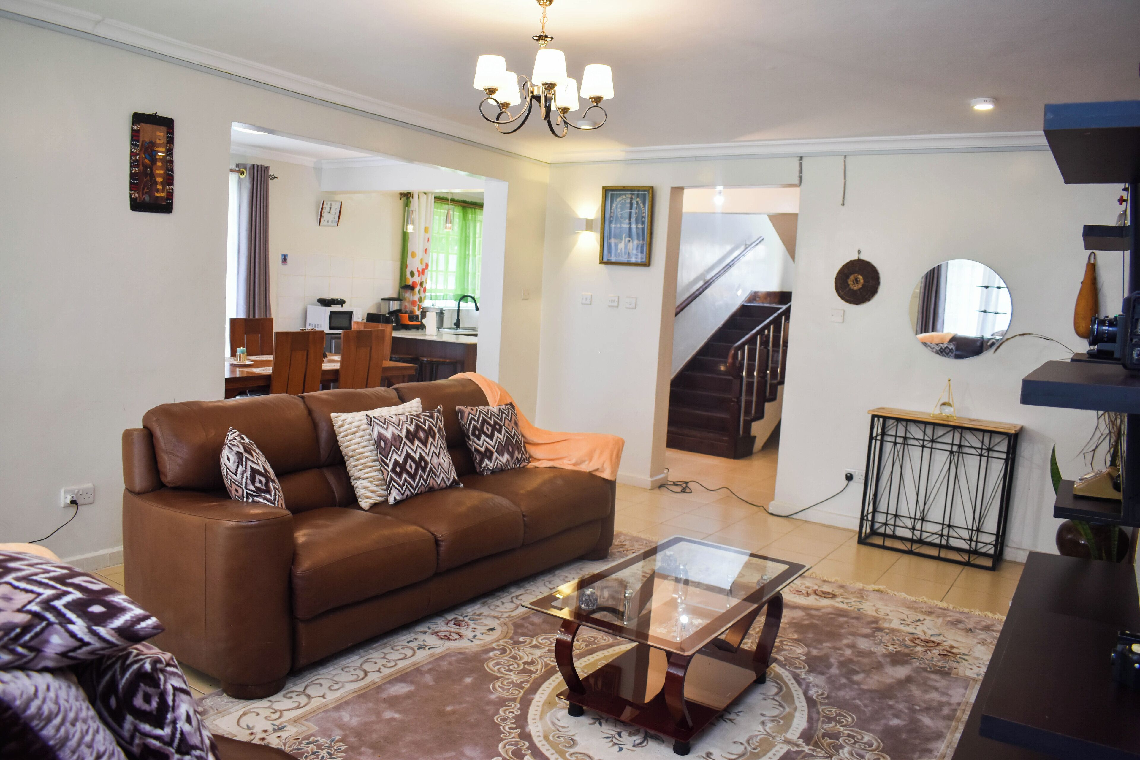 Smart TV, fireplace, stereo