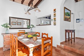 Dining - Villa Matisse - Three Bedroom Villa, Sleeps 6 (Biniancolla)