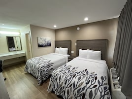 Cortinas opacas, wifi gratis, ropa de cama