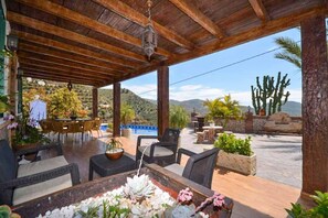 屋外ダイニングエリア