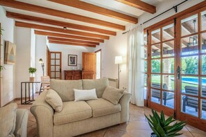 智能电视、乒乓球