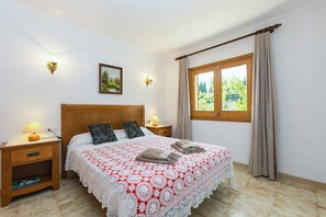 3 bedrooms, WiFi, bed sheets - Villa Toniet - Three Bedroom Villa, Sleeps 6 (Pollença)