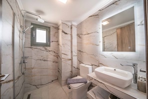 Douche, serviettes fournies