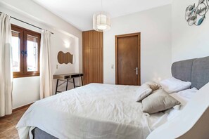 2 عدّة غرف نوم وواي فاي وملاءات أسرّة