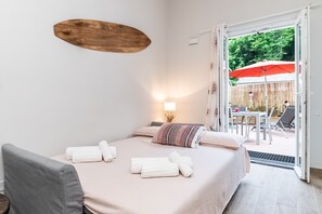 1 habitación, tabla de planchar con plancha, wifi gratis y ropa de cama 