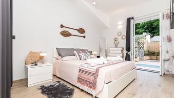 1 habitación, tabla de planchar con plancha, wifi gratis y ropa de cama