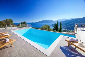 Pool - Villa Remvi - Three Bedroom Villa, Sleeps 6 (Ionian Islands)