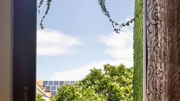 Luxury Apartment | Garden view