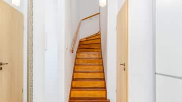 Luxury Apartment | 2 bedrooms, premium bedding, iron/ironing board, cots/infant beds