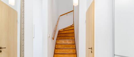 Luxury Apartment | 2 bedrooms, premium bedding, iron/ironing board, cots/infant beds