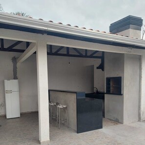 Property grounds - Casa Aconchego em Guaratuba. Piscina com Hidro e Quartos com ar Condicionado (Guaratuba)