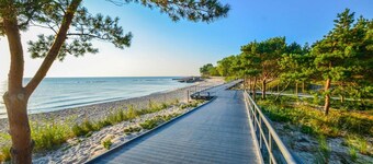 Feriehuse i ét plan tæt på strandpromenaden
