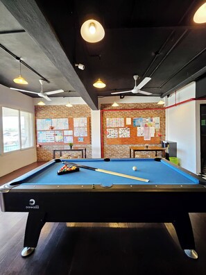 Billiards - The 60 (George Town)